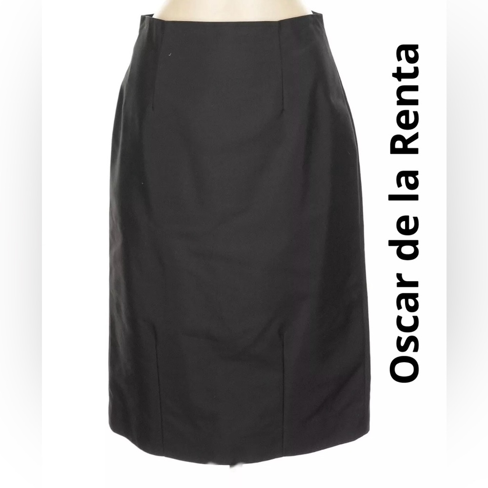 Oscar de la Renta Pencil Skirt .Black. Size 8. Retails $1,490 New!